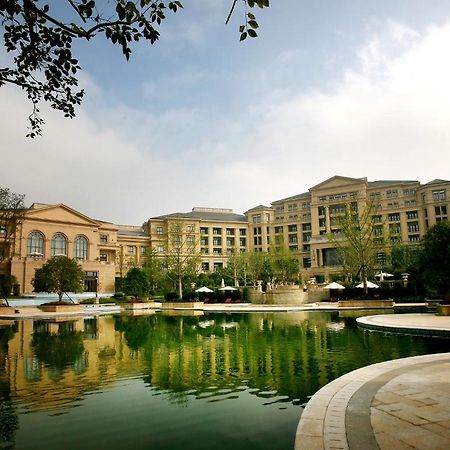 Landison Green Town Hotel Xinchang Екстер'єр фото