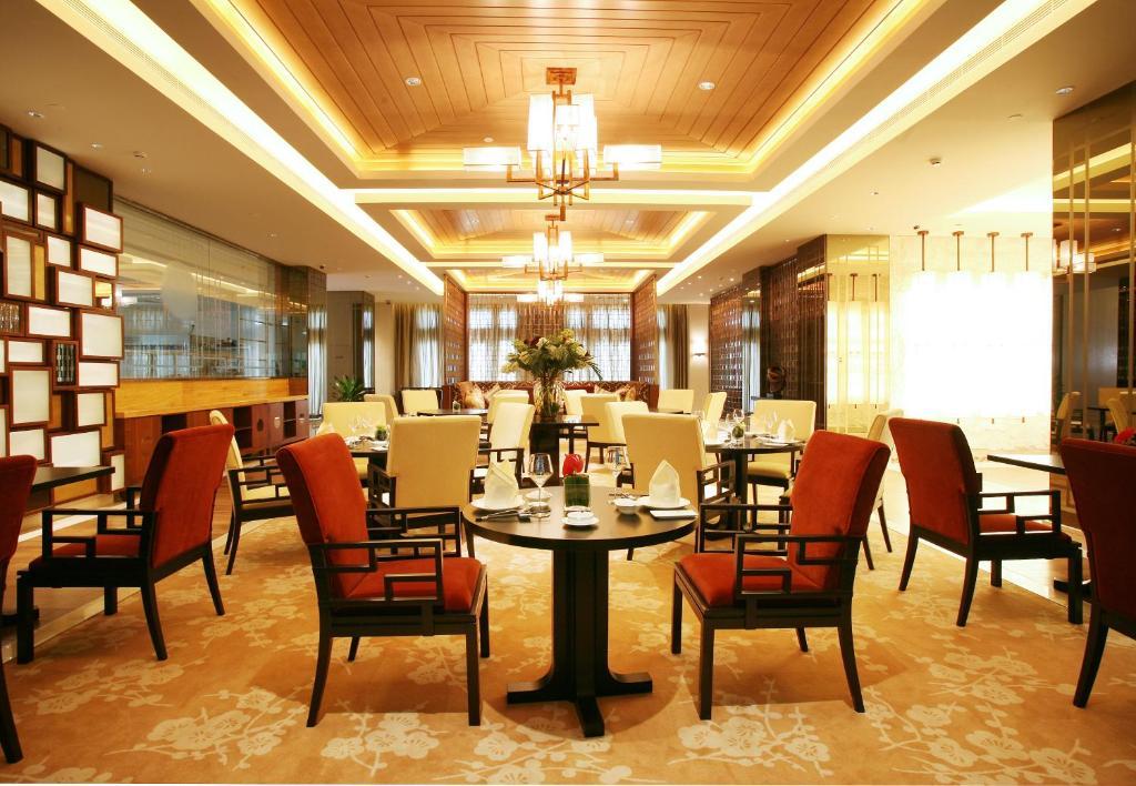 Landison Green Town Hotel Xinchang Екстер'єр фото