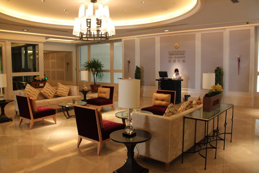 Landison Green Town Hotel Xinchang Екстер'єр фото