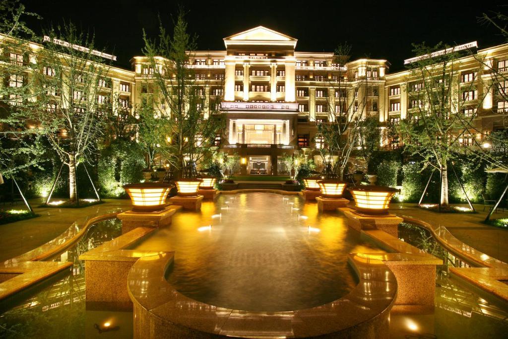 Landison Green Town Hotel Xinchang Екстер'єр фото