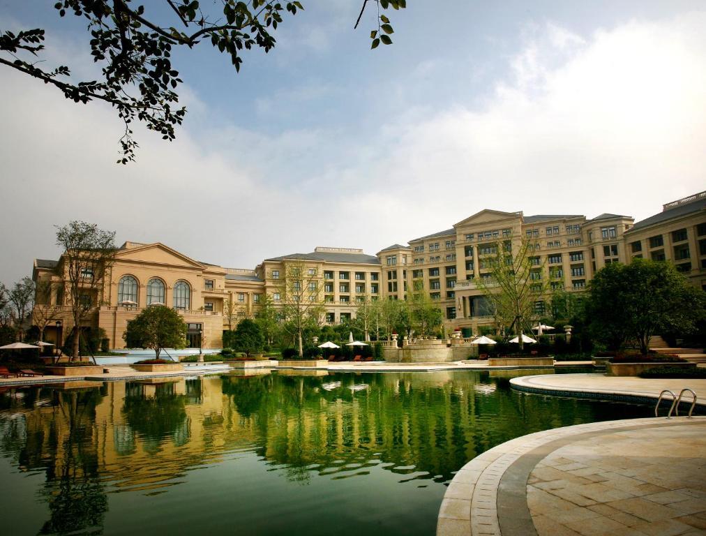 Landison Green Town Hotel Xinchang Екстер'єр фото