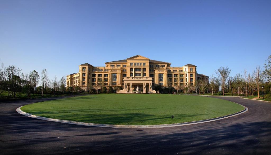 Landison Green Town Hotel Xinchang Екстер'єр фото