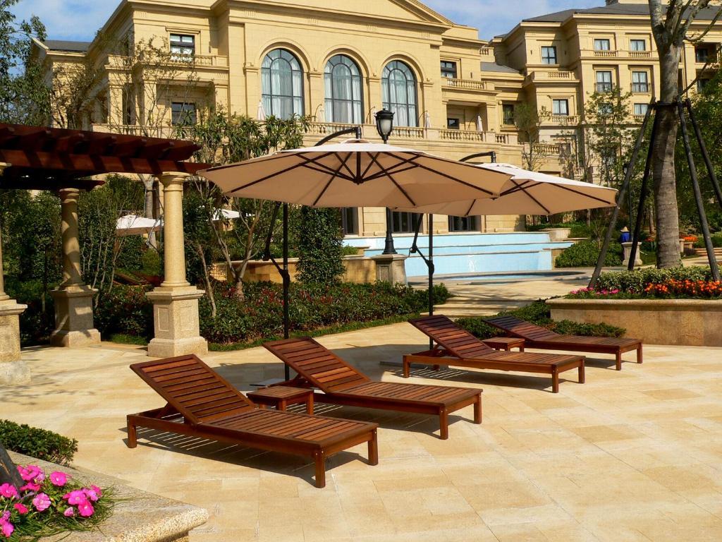Landison Green Town Hotel Xinchang Екстер'єр фото